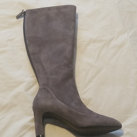 Boots - Picture 3 of 3